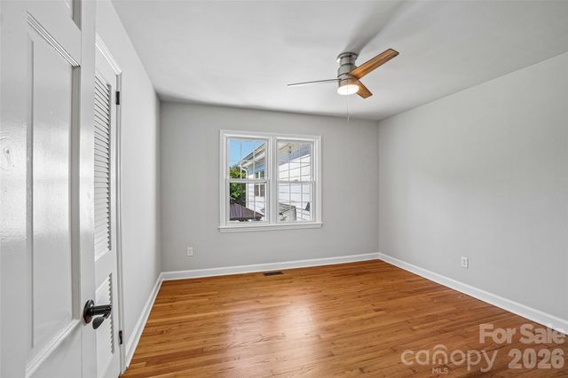 28 Ridgefield Place, Asheville, NC 28803