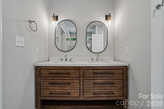 28 Ridgefield Place, Asheville, NC 28803