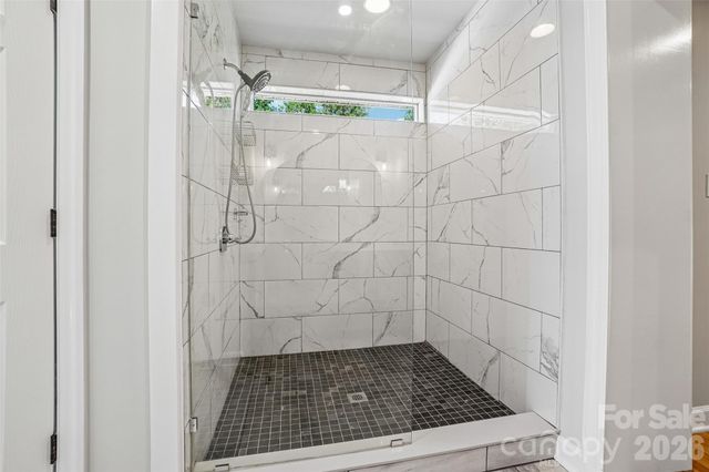 28 Ridgefield Place, Asheville, NC 28803