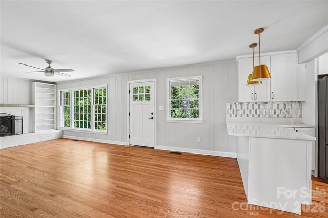 28 Ridgefield Place, Asheville, NC 28803