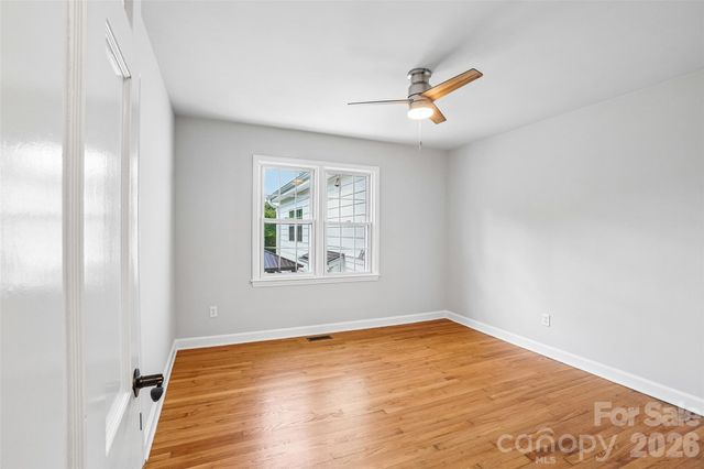 28 Ridgefield Place, Asheville, NC 28803