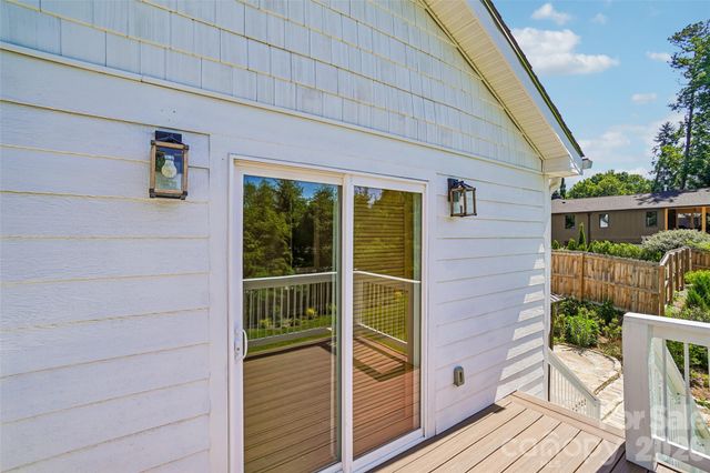 28 Ridgefield Place, Asheville, NC 28803