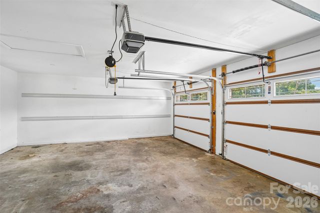 28 Ridgefield Place, Asheville, NC 28803