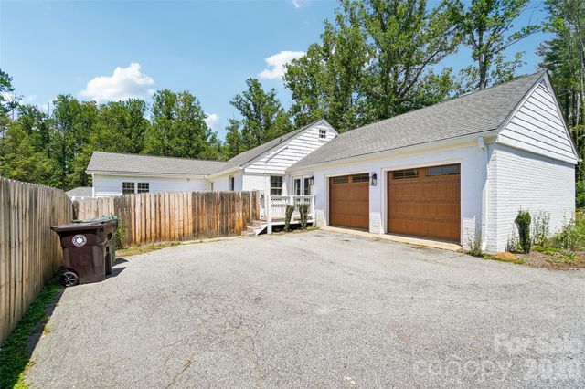 28 Ridgefield Place, Asheville, NC 28803