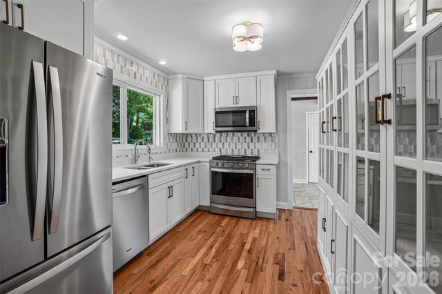 28 Ridgefield Place, Asheville, NC 28803