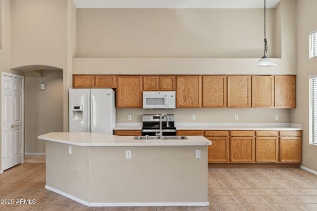 8611 W ALEX Avenue, Peoria, AZ 85382