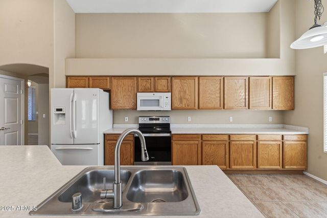 8611 W ALEX Avenue, Peoria, AZ 85382