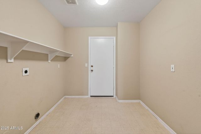 8611 W ALEX Avenue, Peoria, AZ 85382