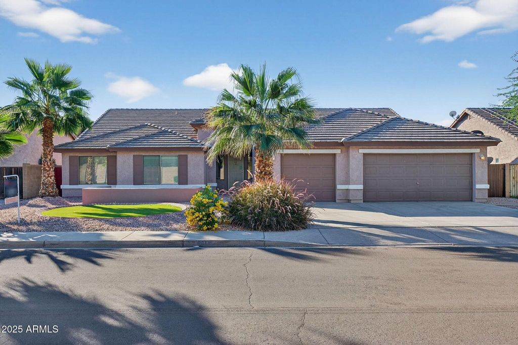 8611 W ALEX Avenue, Peoria, AZ 85382