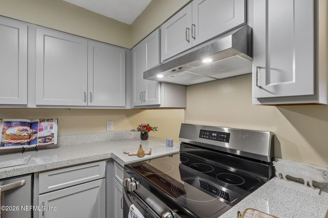 1071 EDGEWOOD Avenue S 105, Jacksonville, FL 32205