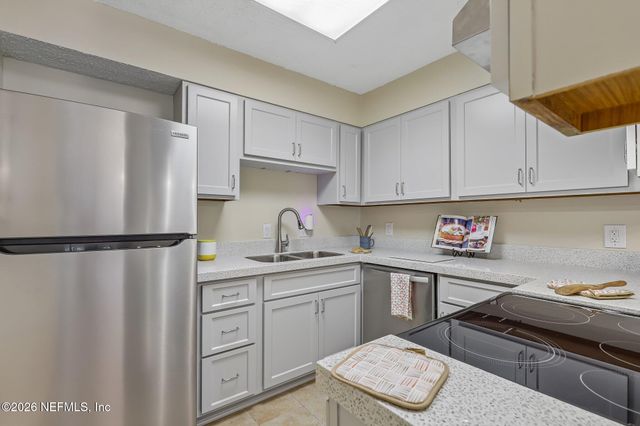 1071 EDGEWOOD Avenue S 105, Jacksonville, FL 32205