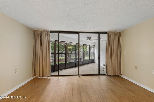 1071 EDGEWOOD Avenue S 105, Jacksonville, FL 32205