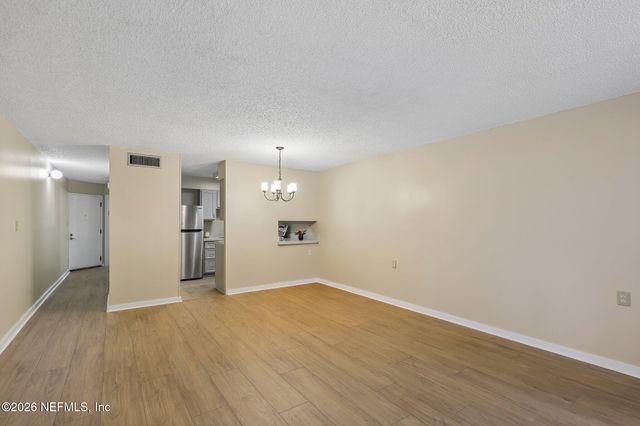 1071 EDGEWOOD Avenue S 105, Jacksonville, FL 32205