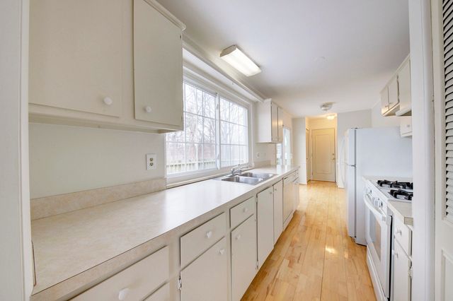 23439 Stonehenge Boulevard, Novi, MI 48375