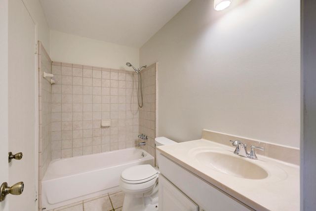 23439 Stonehenge Boulevard, Novi, MI 48375