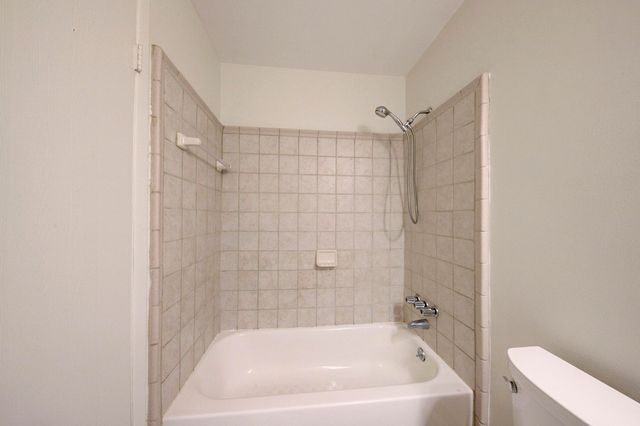 23439 Stonehenge Boulevard, Novi, MI 48375