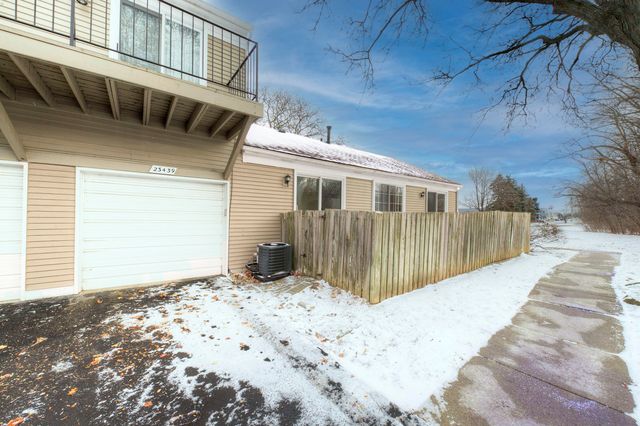 23439 Stonehenge Boulevard, Novi, MI 48375