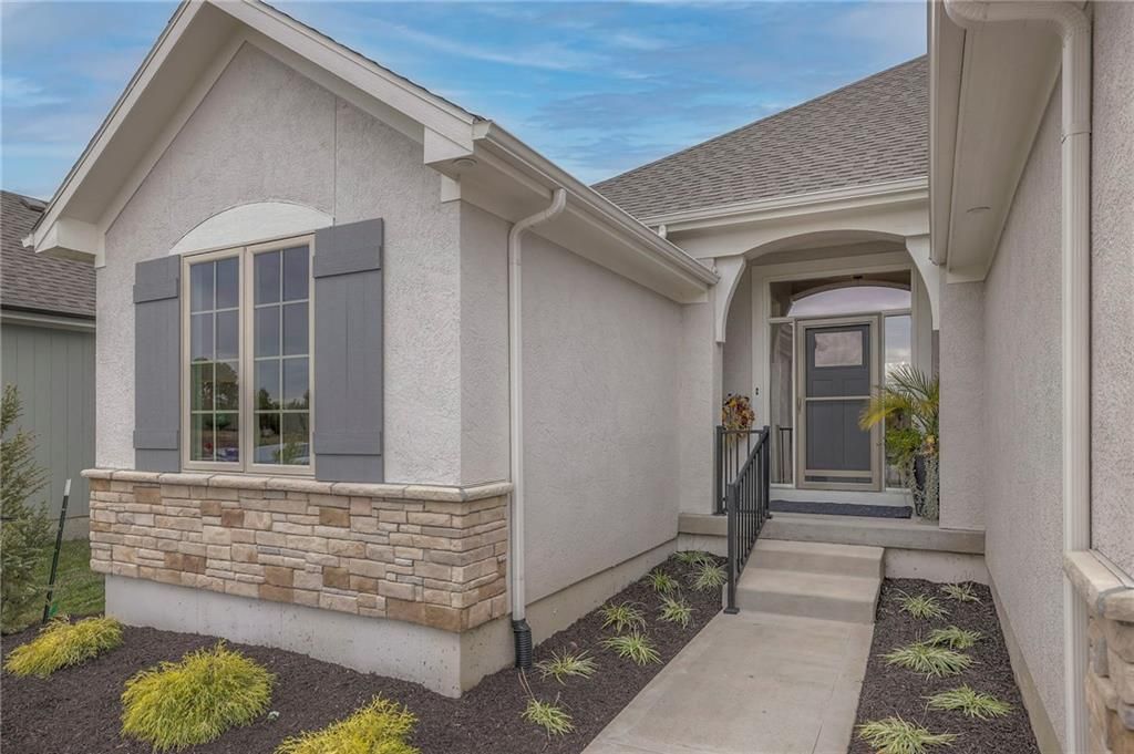 12612 W 138th Place, Overland Park, KS 66221