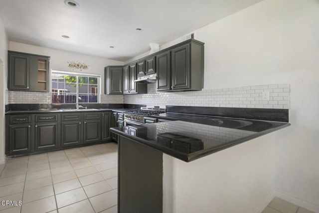 9824 Catawba Avenue, Fontana, CA 92335