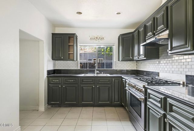 9824 Catawba Avenue, Fontana, CA 92335