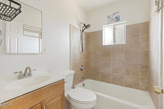 9824 Catawba Avenue, Fontana, CA 92335