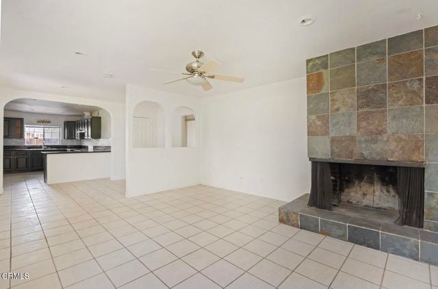 9824 Catawba Avenue, Fontana, CA 92335