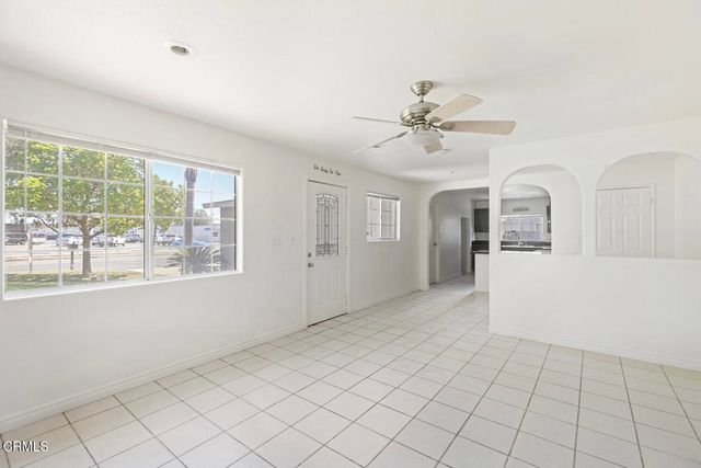 9824 Catawba Avenue, Fontana, CA 92335