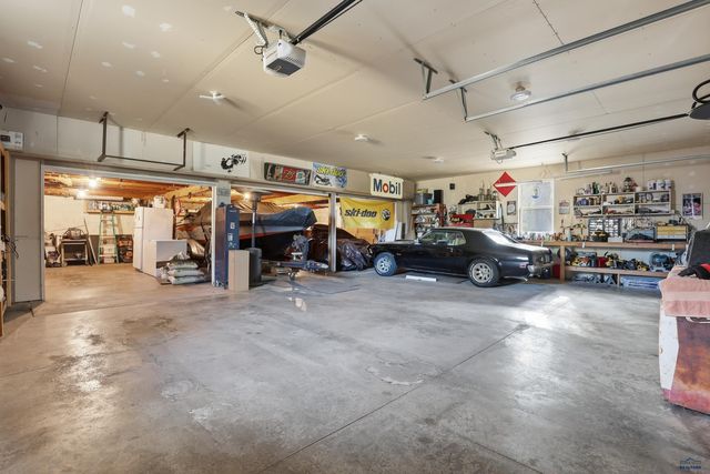 23791 GOLDEN HILLS DR, Rapid City, SD 57702