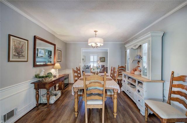 70 Oakridge Drive SE, Cartersville, GA 30121