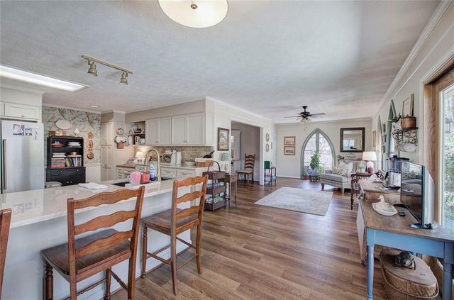 70 Oakridge Drive SE, Cartersville, GA 30121