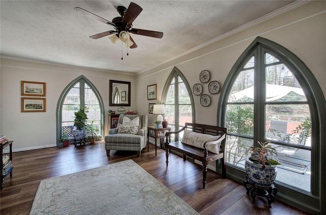 70 Oakridge Drive SE, Cartersville, GA 30121