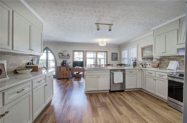 70 Oakridge Drive SE, Cartersville, GA 30121