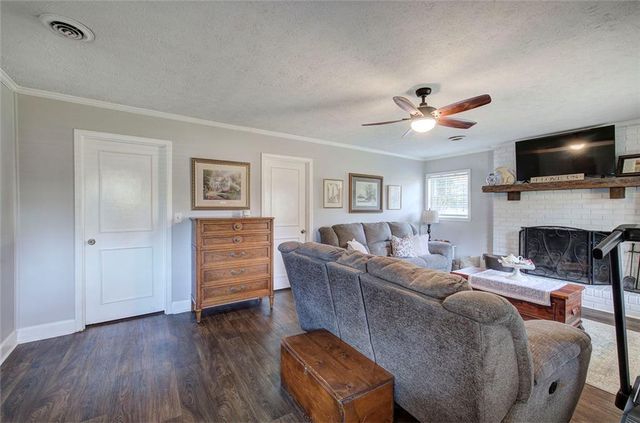 70 Oakridge Drive SE, Cartersville, GA 30121