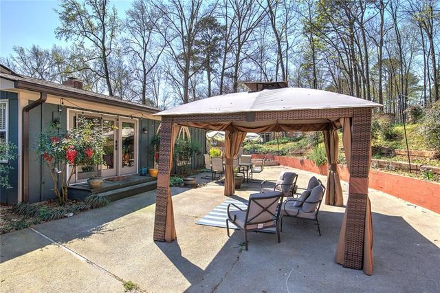 70 Oakridge Drive SE, Cartersville, GA 30121