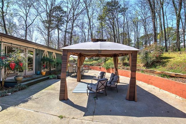 70 Oakridge Drive SE, Cartersville, GA 30121