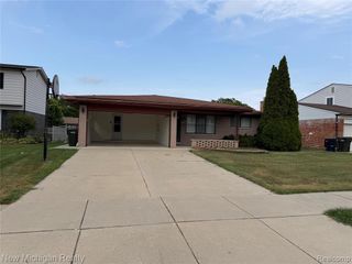 4741 Bloomfield Drive, Sterling Heights, MI 48310