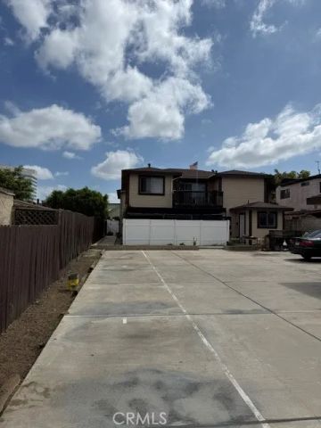 17102 Oak Lane 4, Huntington Beach, CA 92647