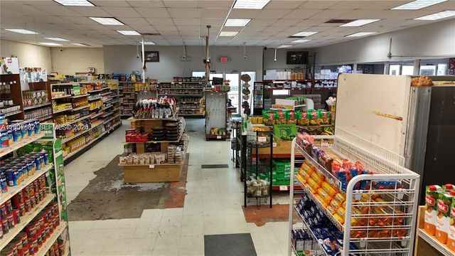 1574 W 39 Place, Hialeah, FL 33012