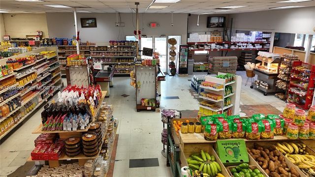 1574 W 39 Place, Hialeah, FL 33012