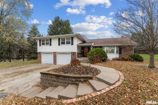 2685 NORTHWOOD Drive, Muscatine, IA 52761