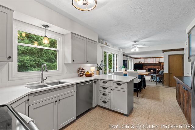 6269 Eagle Ridge Drive, Kalamazoo, MI 49004