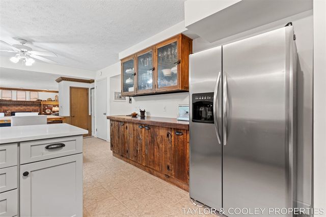 6269 Eagle Ridge Drive, Kalamazoo, MI 49004