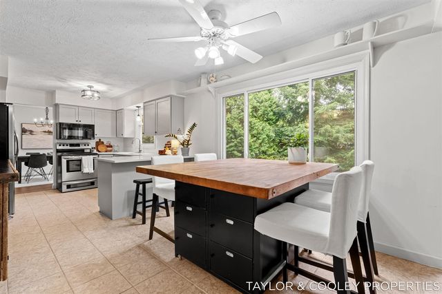 6269 Eagle Ridge Drive, Kalamazoo, MI 49004