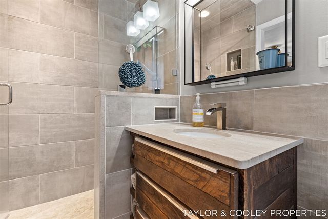 6269 Eagle Ridge Drive, Kalamazoo, MI 49004