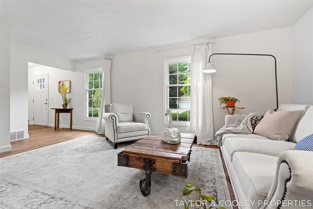 6269 Eagle Ridge Drive, Kalamazoo, MI 49004