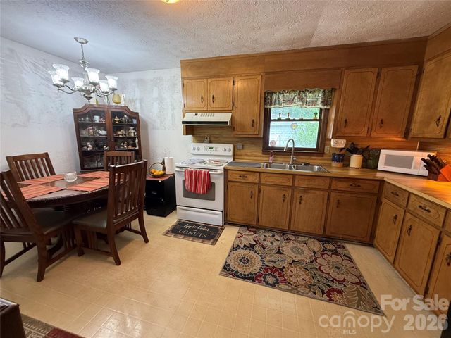 580 Legion Road, Lenoir, NC 28645