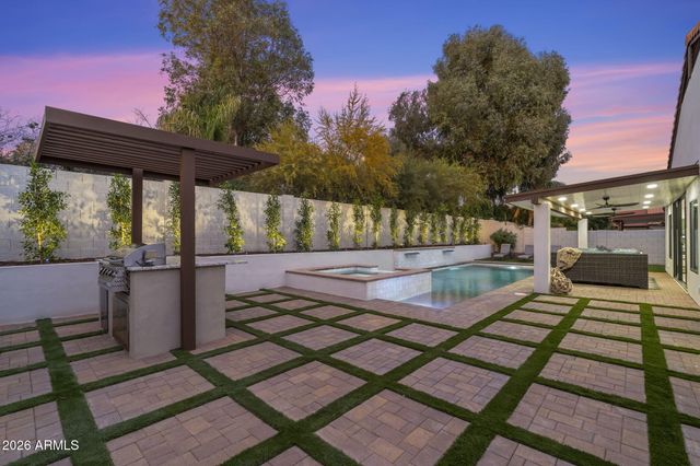 5450 E Paradise Lane, Scottsdale, AZ 85254