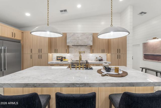 5450 E Paradise Lane, Scottsdale, AZ 85254