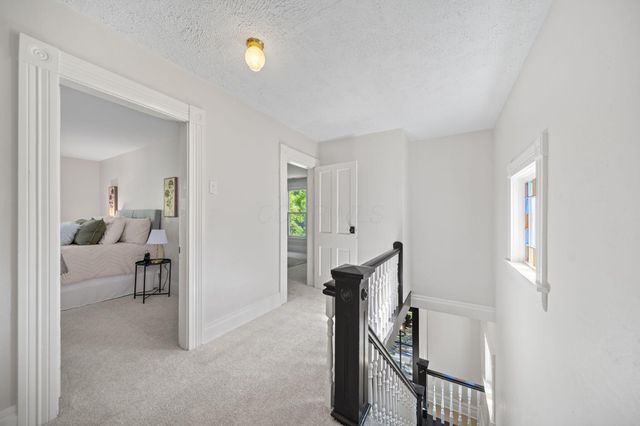 325 W William Street, Delaware, OH 43015