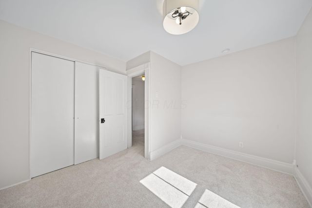 325 W William Street, Delaware, OH 43015